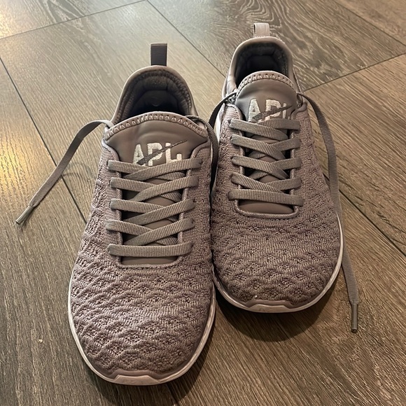 APL running shoes - Picture 2 of 2